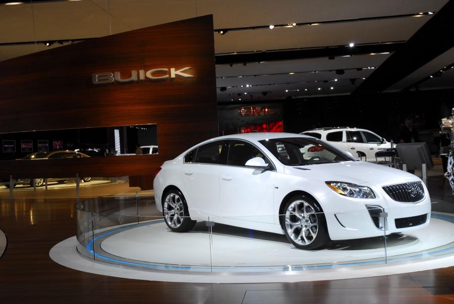  Buick Regal GS 2011 года  (фото 26 из 69)